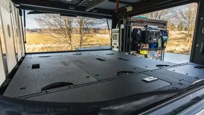 Alu-Cab Alu-Cabin Canopy Camper – Sleep Deck Panel – Utility Module to Utility Module – 5‘5″ Bed Extension