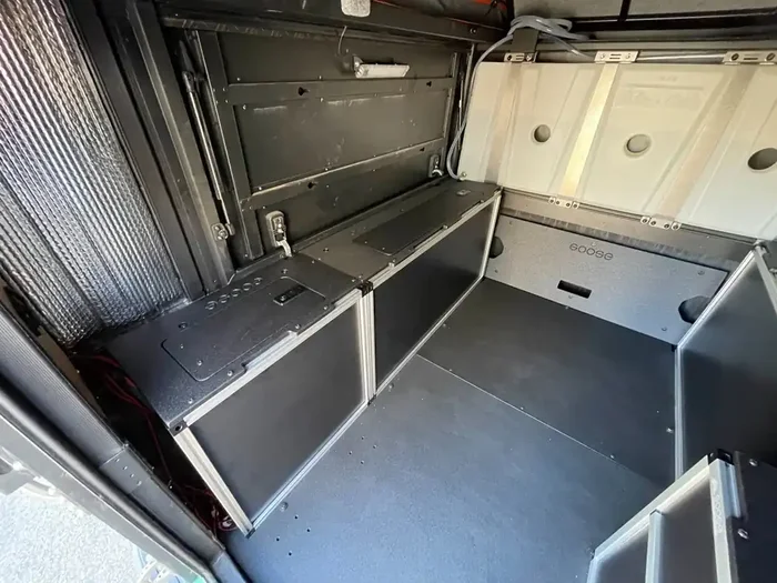 Alu-Cab Canopy Camper V2 – Toyota Tacoma 2005-Present 2nd & 3rd Gen. – Front Utility Module – 6‘ Bed
