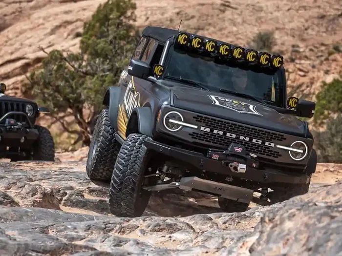 ICON 2021-UP FORD BRONCO HOSS 2.0 PACKAGE 0-2″ LIFT STAGE 2 SUSPENSION SYSTEM WITH TUBULAR UPPER CONTROL ARMS – K40012T